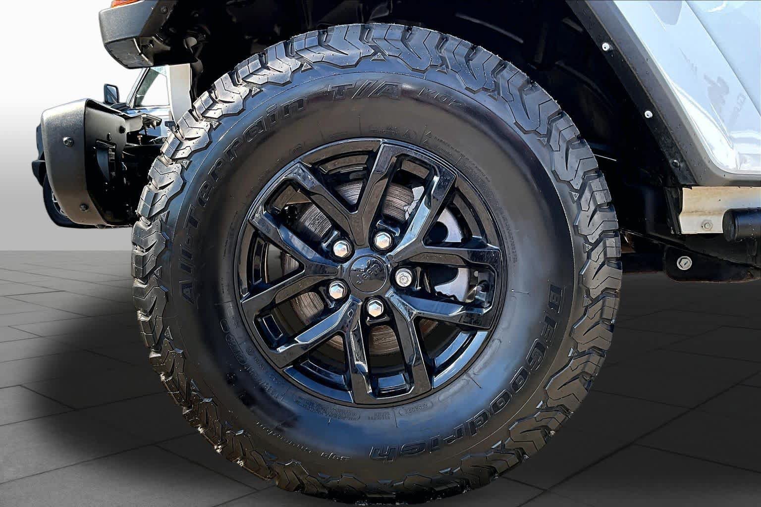 Used 2023 Jeep Gladiator Sport AWD/4WD image 13