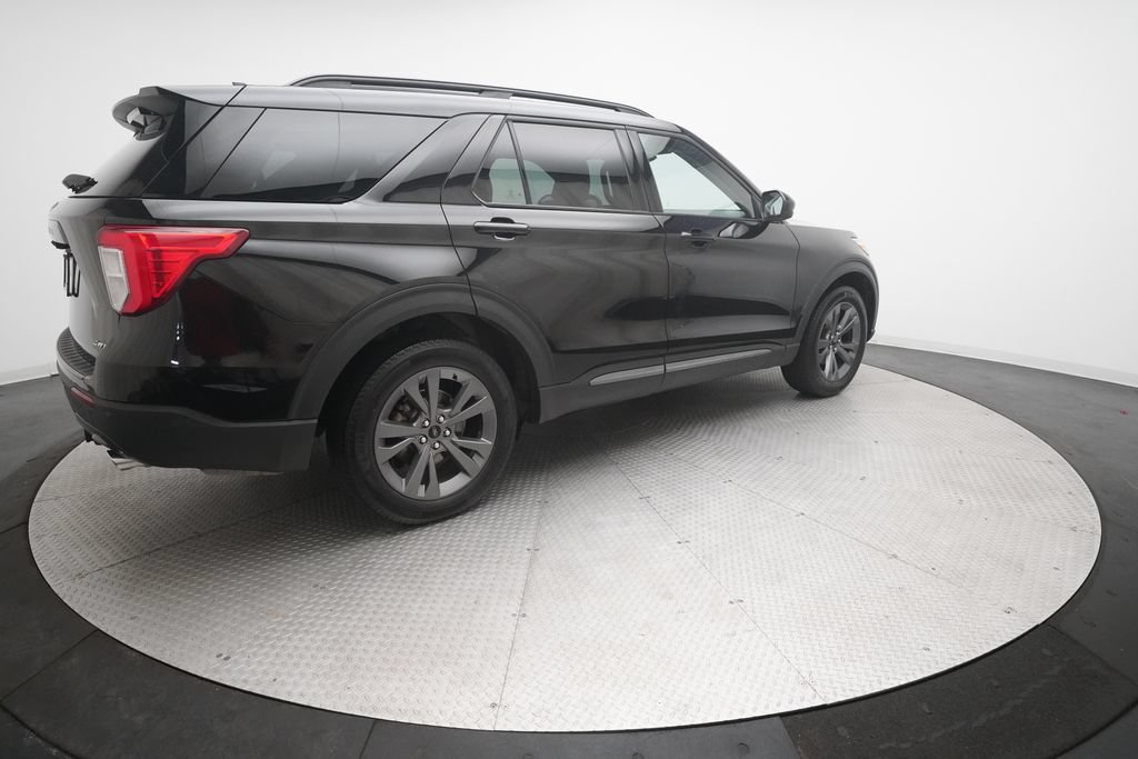 Certified 2022 Ford Explorer XLT w/ XLT Sport Appearance Package AWD/4WD image 38
