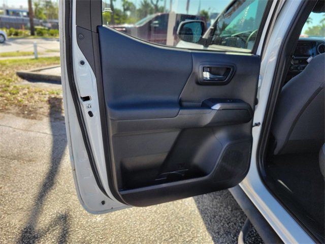 Used 2018 Toyota Tacoma SR5 image 14