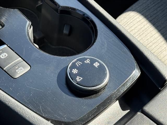 Used 2022 Nissan Rogue S AWD/4WD image 24