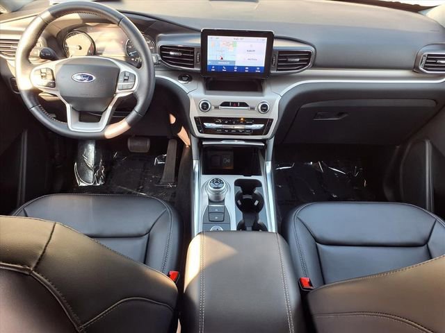Certified 2023 Ford Explorer XLT w/ Equipment Group 202A image 15
