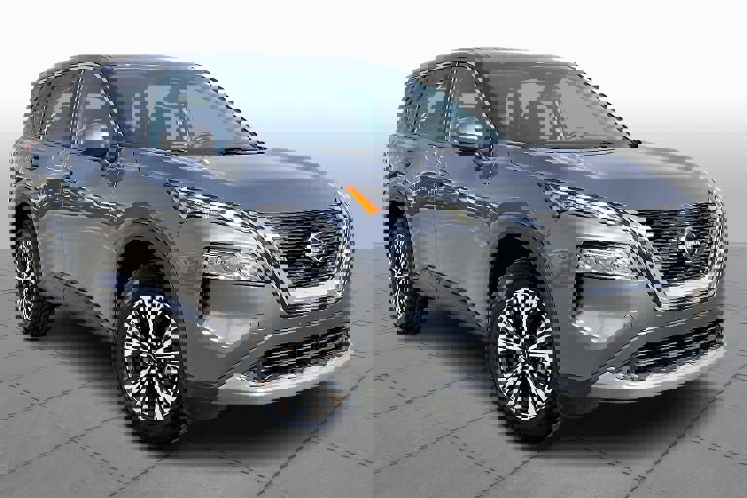 Used 2023 Nissan Rogue SV image 5