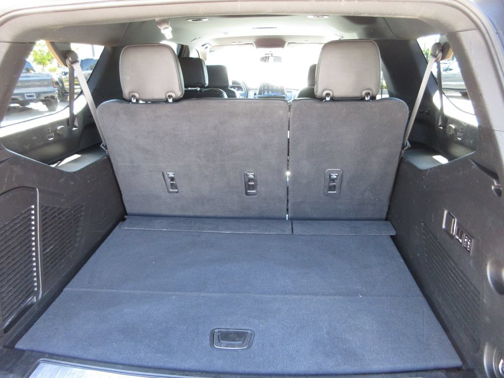 Used 2023 Chevrolet Suburban Premier AWD/4WD image 28