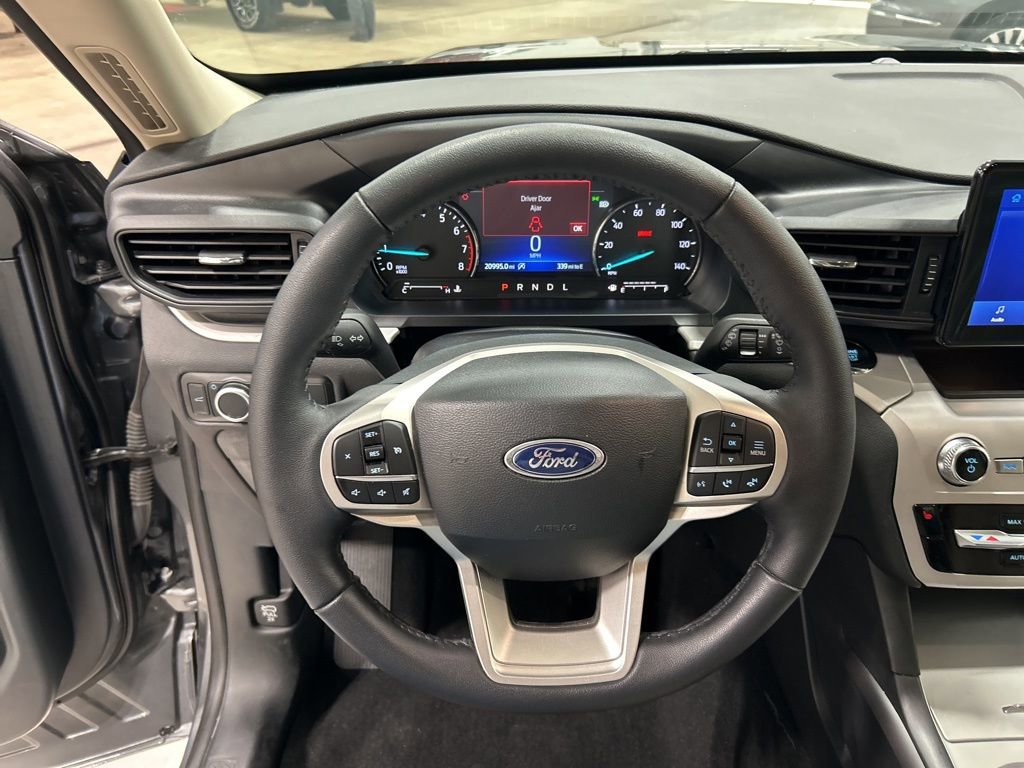 Certified 2024 Ford Explorer XLT w/ Class IV Trailer Tow Package image 16