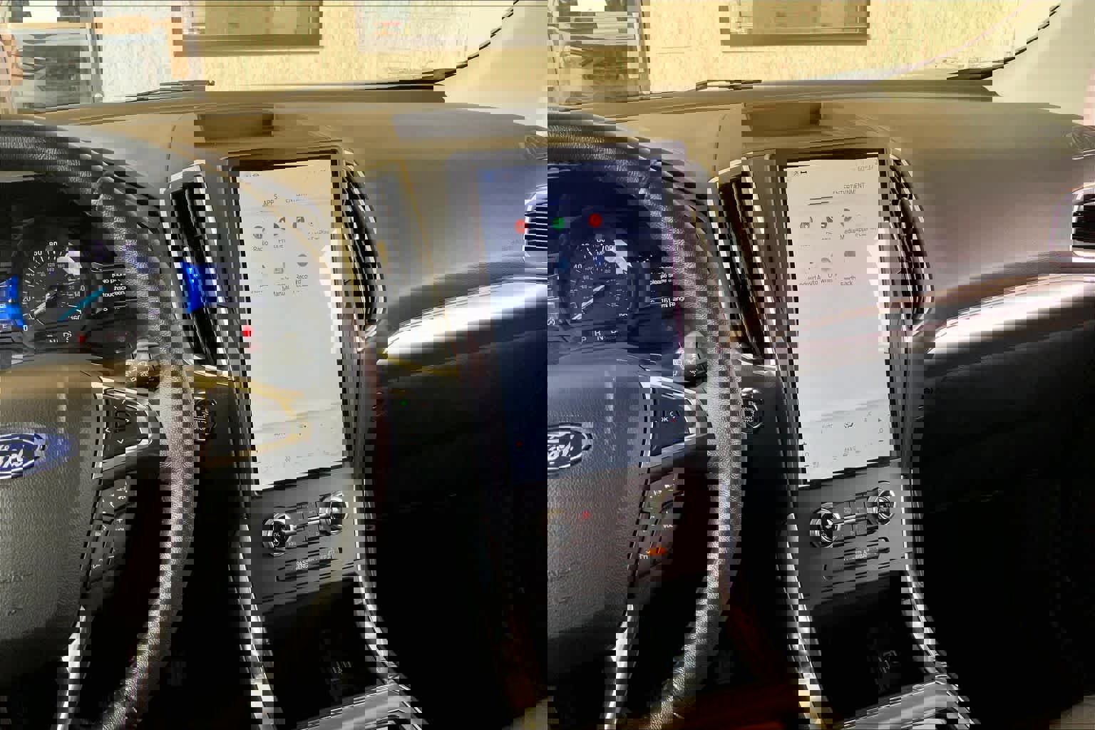 Certified 2022 Ford Edge Titanium image 9