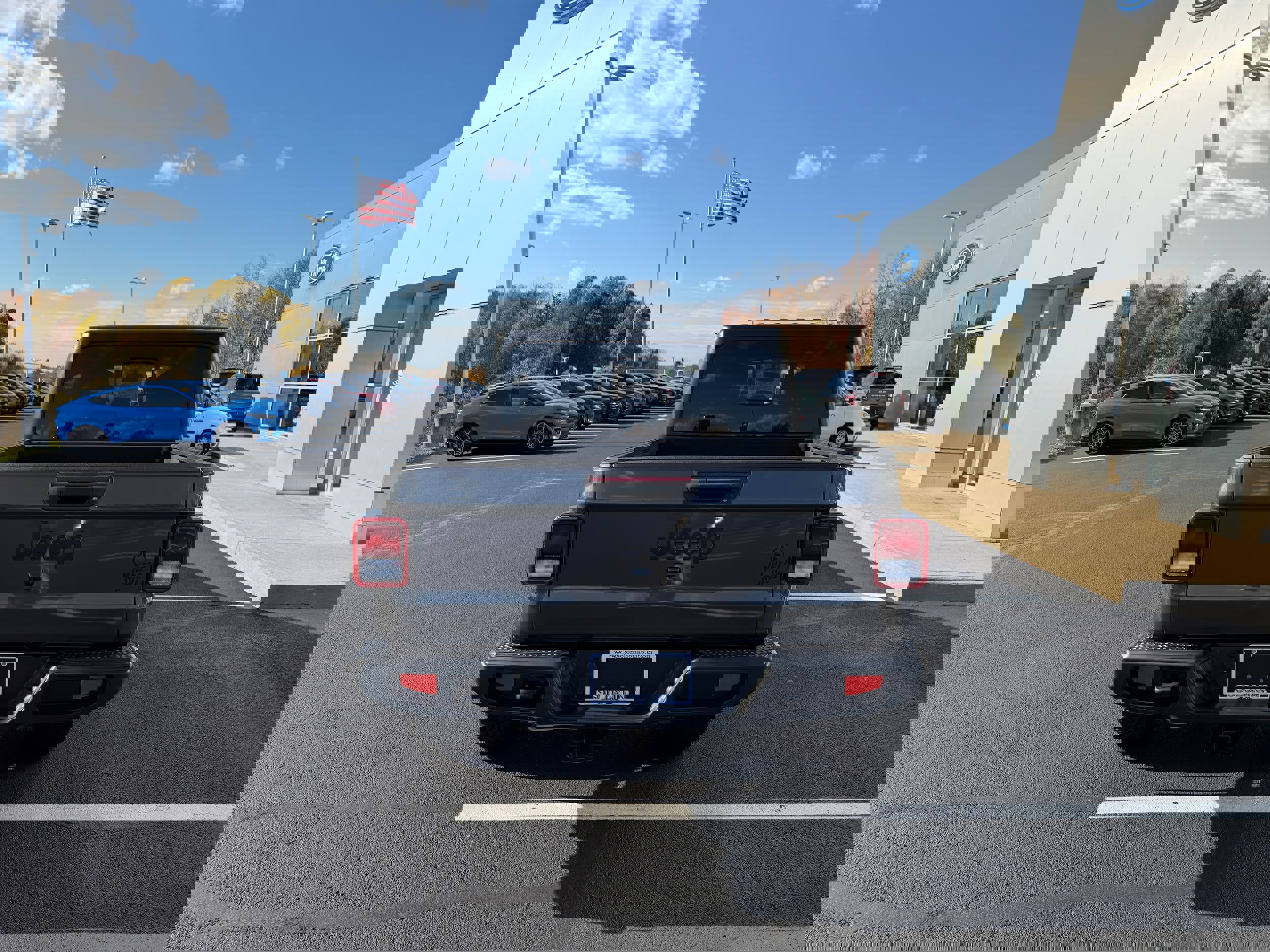 Used 2021 Jeep Gladiator Willys image 5