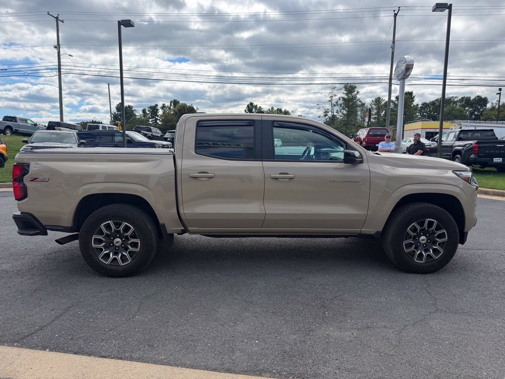 Used 2024 Chevrolet Colorado Z71 w/ Z71 Convenience Package 2 AWD/4WD image 6