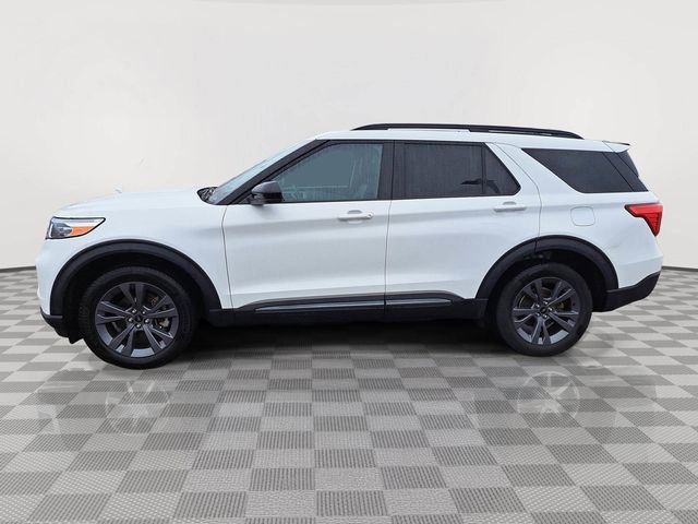 Certified 2023 Ford Explorer XLT w/ Equipment Group 202A AWD/4WD image 2