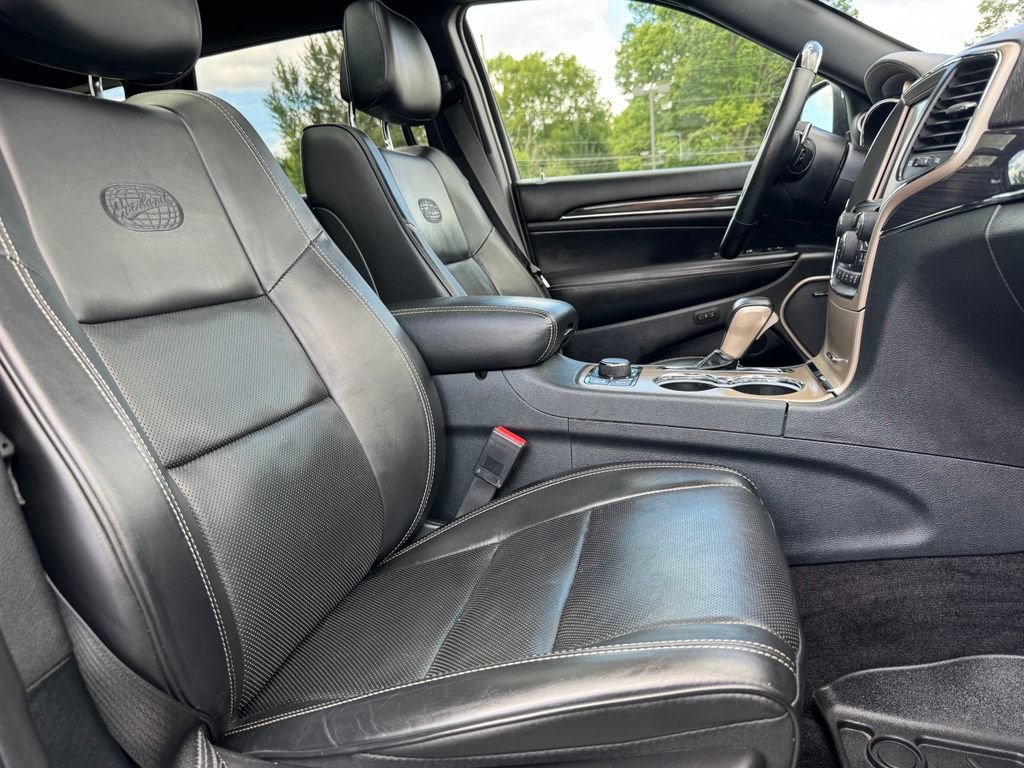 Used 2017 Jeep Grand Cherokee Overland w/ Jeep Active Safety Group AWD/4WD image 16
