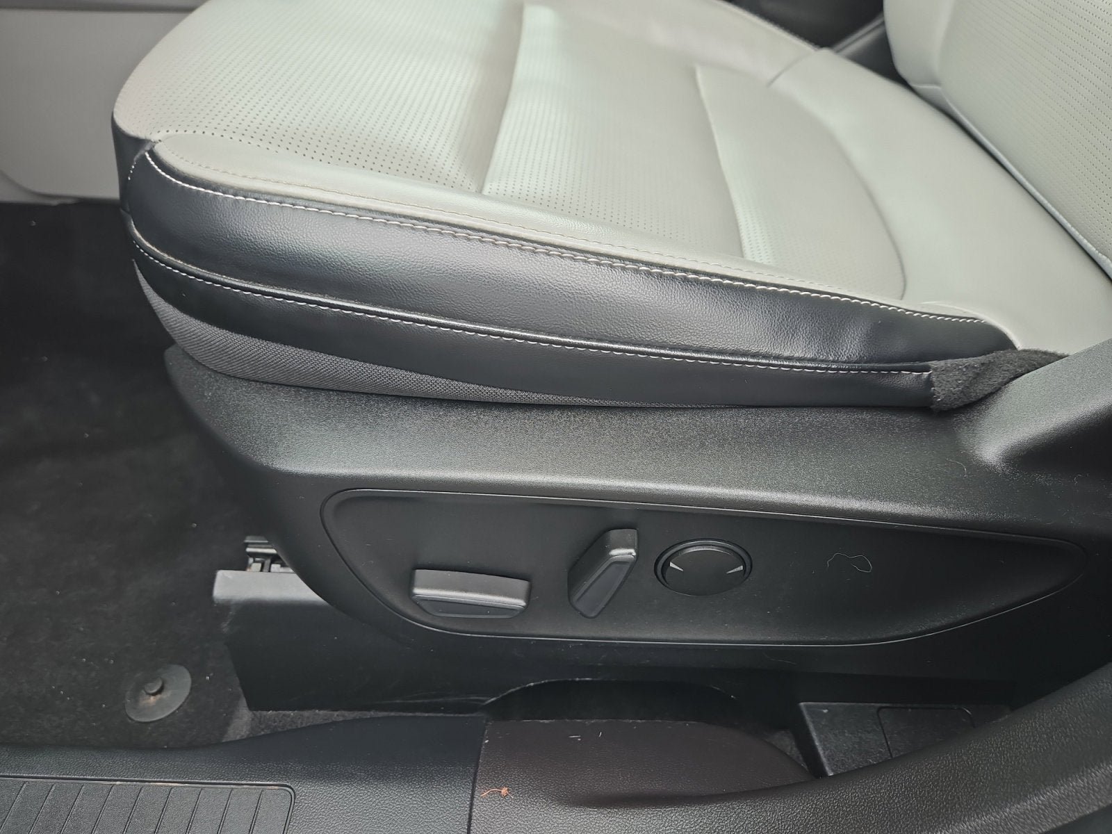 Certified 2023 Ford Escape Platinum AWD/4WD image 12