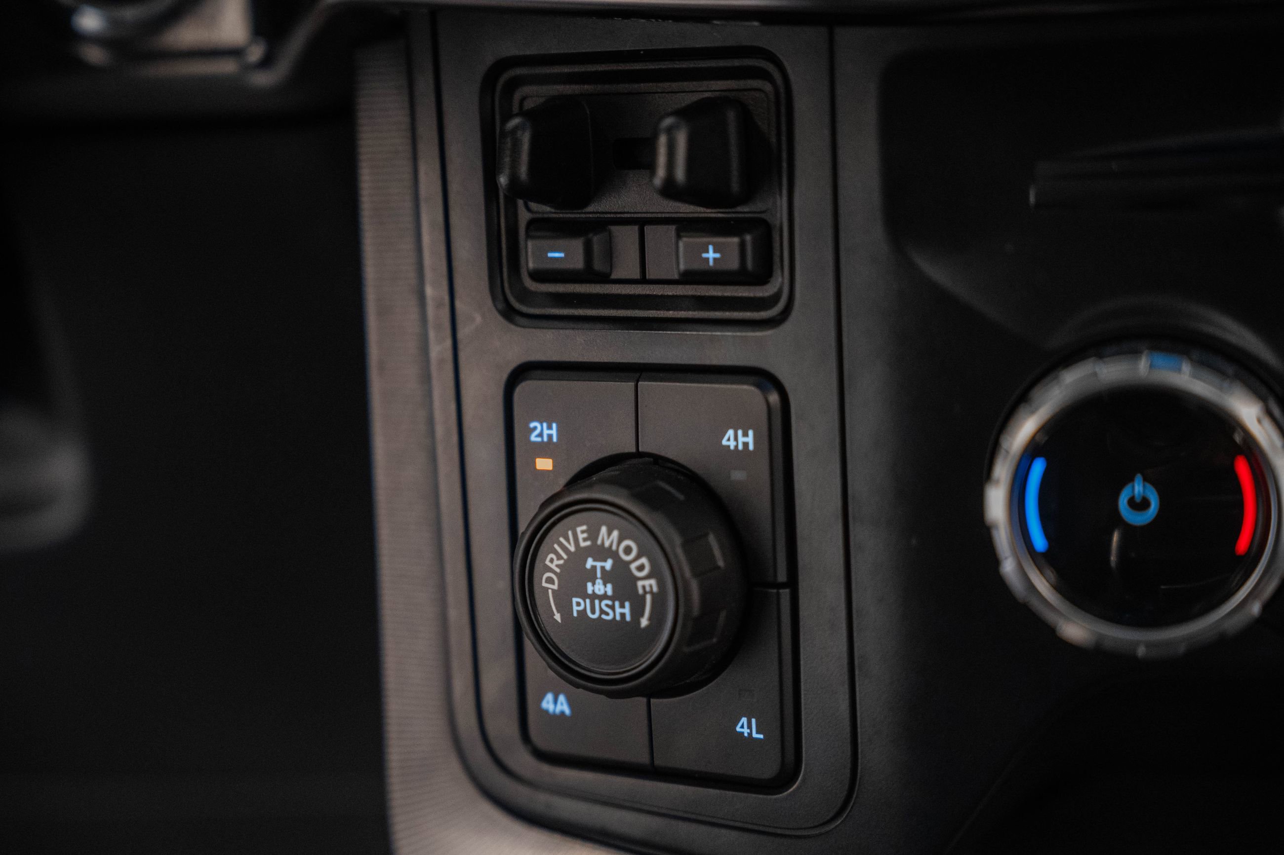 Certified 2023 Ford F150 Platinum w/ FX4 Off-Road Package image 31