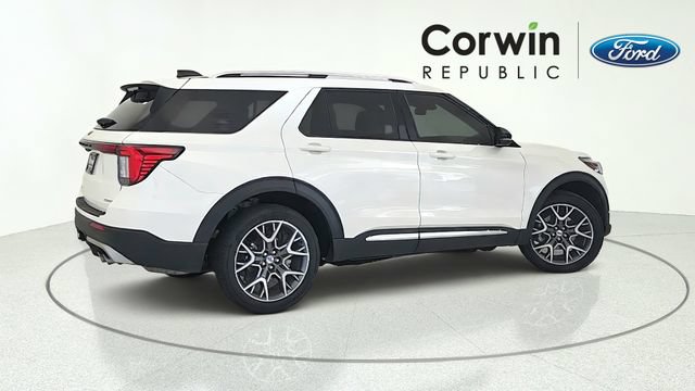 Certified 2025 Ford Explorer Platinum w/ Ultimate Package AWD/4WD image 6