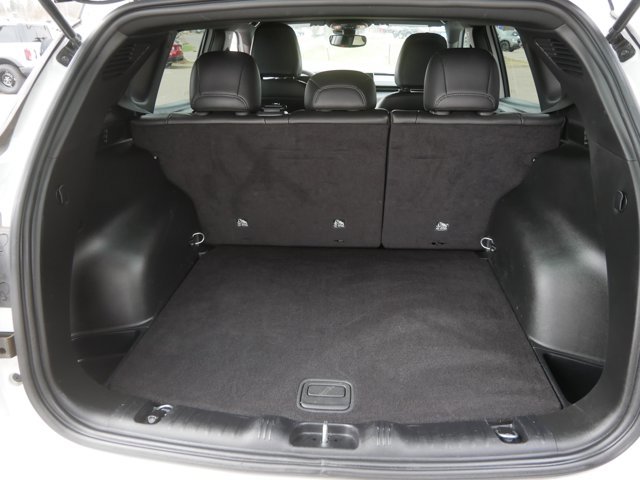 Used 2025 Jeep Compass Trailhawk AWD/4WD image 10