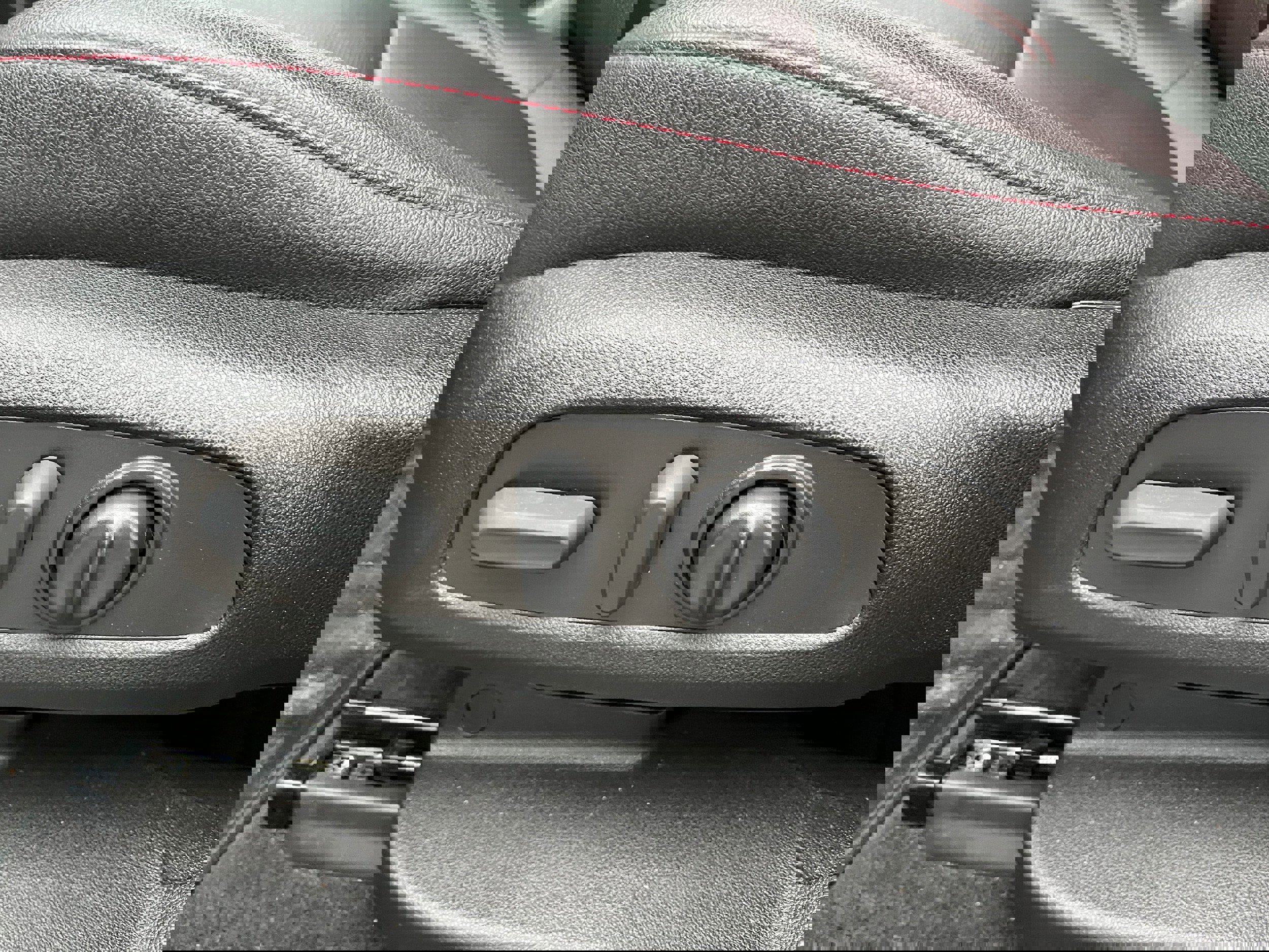 Used 2022 Chevrolet Blazer RS w/ Enhanced Convenience Package image 12