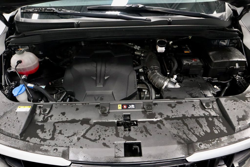 Used 2024 Kia Carnival LX image 17