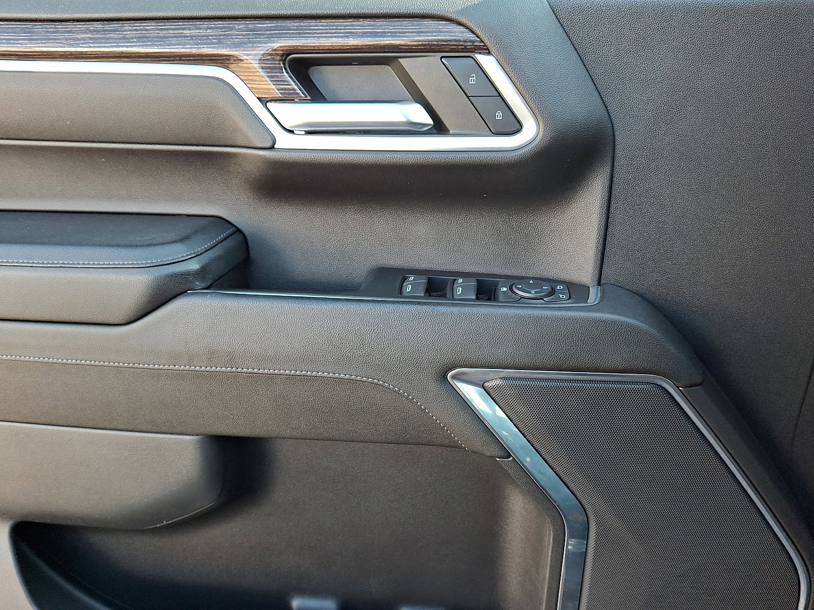 Used 2023 GMC Sierra 1500 Elevation image 21