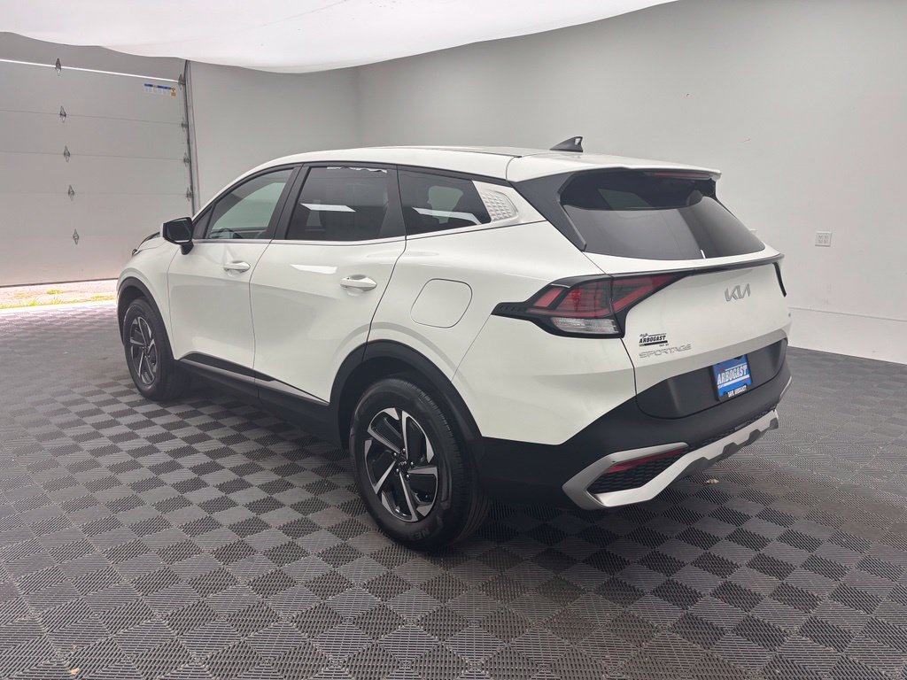 Used 2023 Kia Sportage LX AWD/4WD image 11