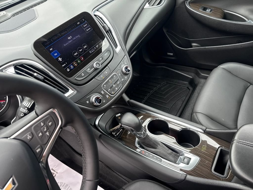 Used 2024 Chevrolet Malibu LT image 14