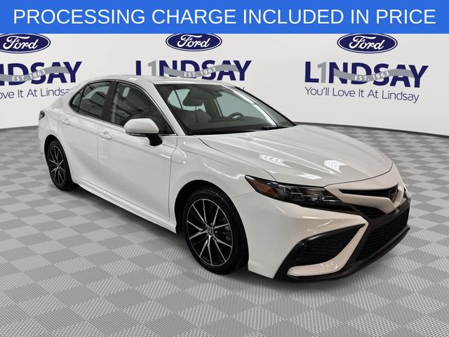 Used 2024 Toyota Camry SE FWD image 1