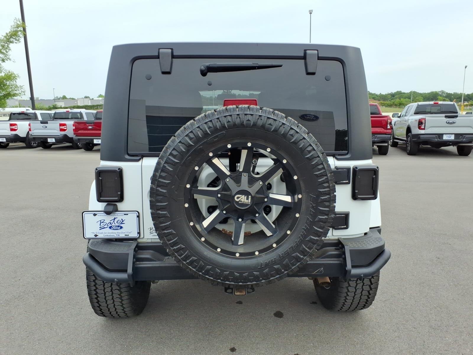 Used 2017 Jeep Wrangler Unlimited Sahara AWD/4WD image 4