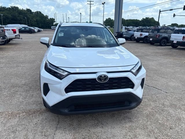 Used 2025 Toyota RAV4 XLE FWD image 4