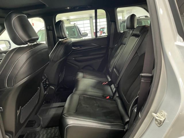 Used 2023 Jeep Grand Cherokee Altitude image 30