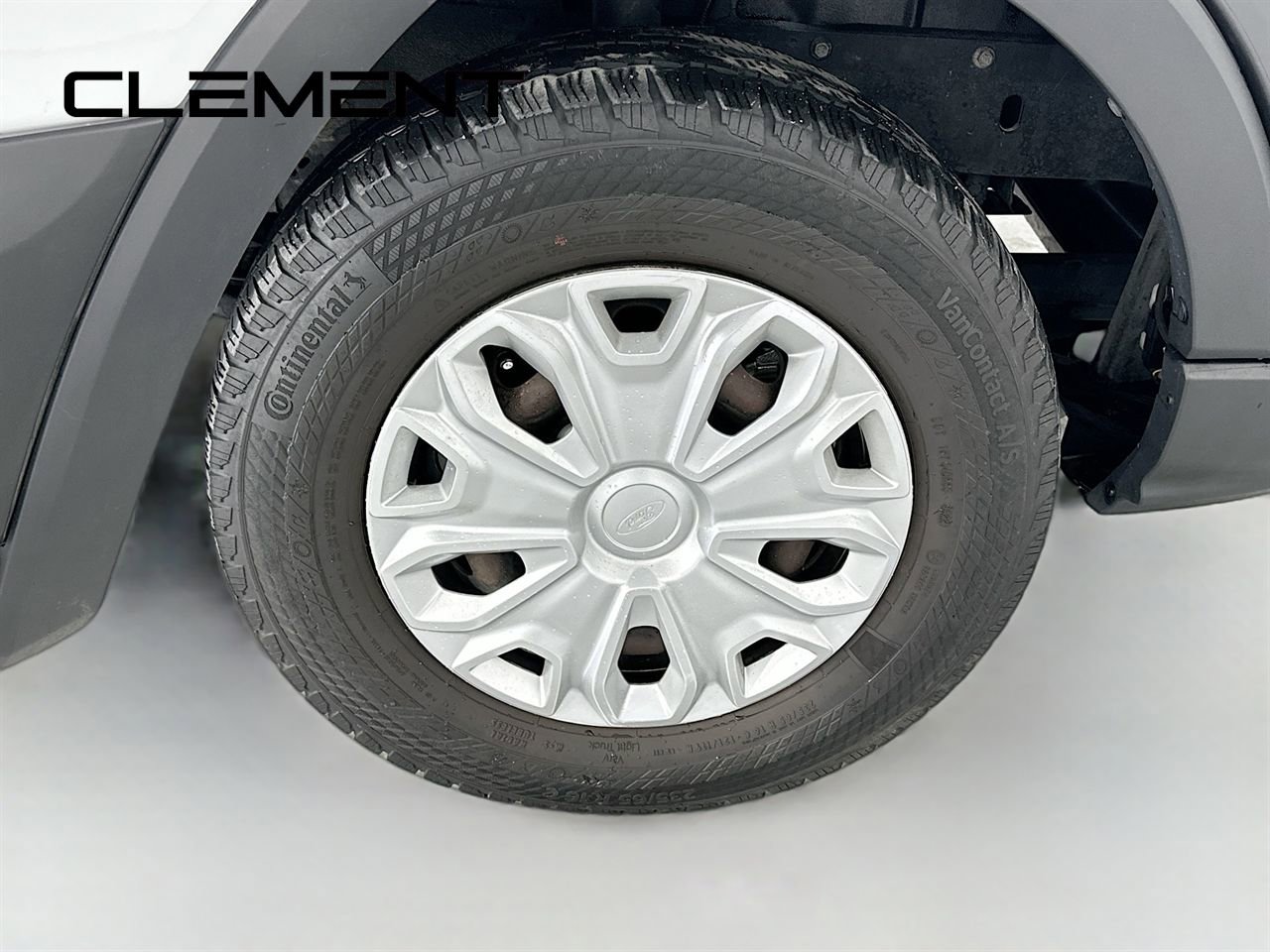 Certified 2024 Ford Transit 250 Low Roof w/ Exterior Upgrade Package image 33