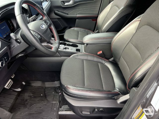 Certified 2024 Ford Escape ST-Line w/ Tech Pack #1 AWD/4WD image 19
