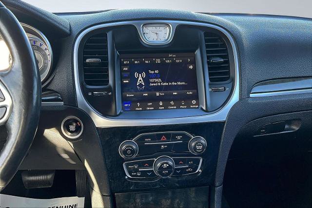 Used 2019 Chrysler 300 Limited image 6