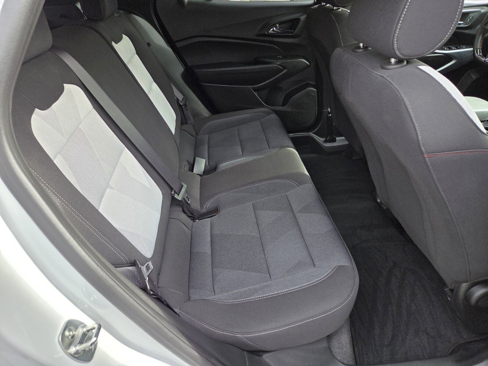 Used 2024 Chevrolet Trax RS w/ Sunroof Package image 15