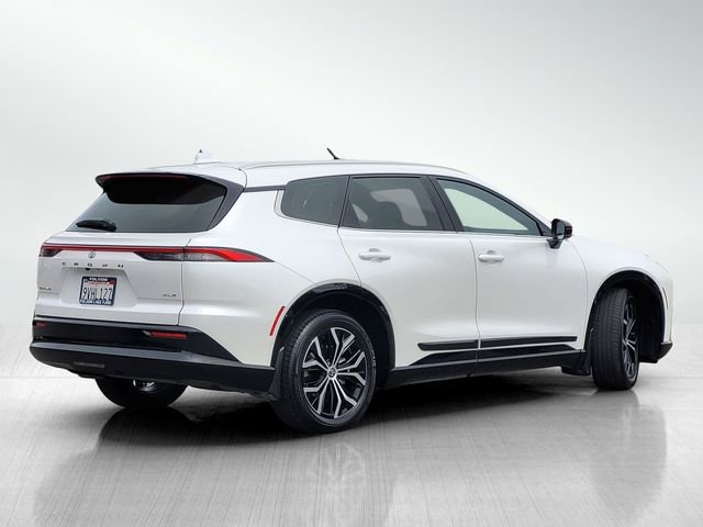 Used 2025 Toyota Crown Signia image 4