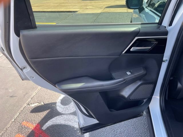 Used 2022 Mitsubishi Outlander SE AWD/4WD image 17