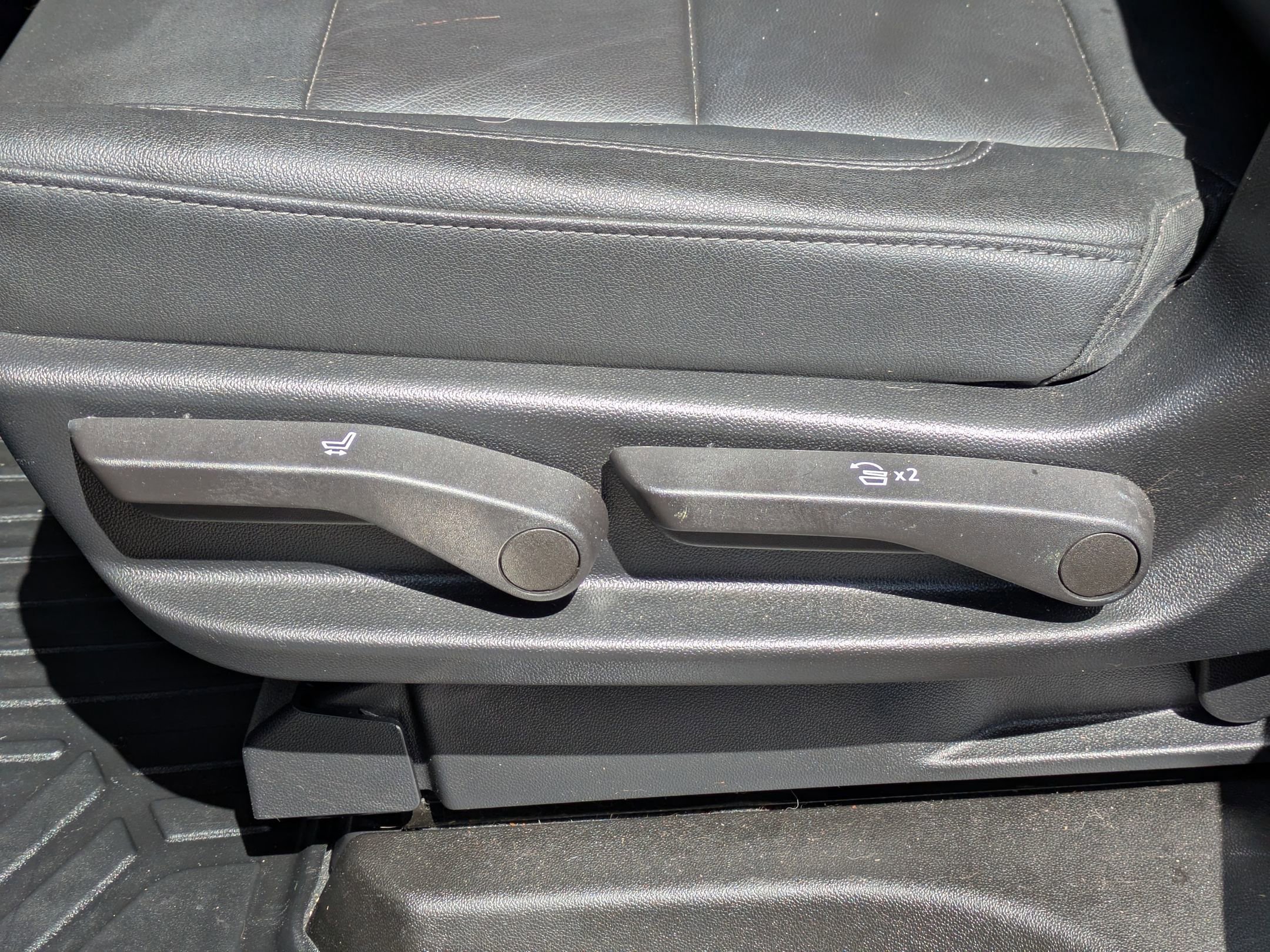 Used 2022 Chevrolet Tahoe Z71 w/ Z71 Off-Road Package image 31