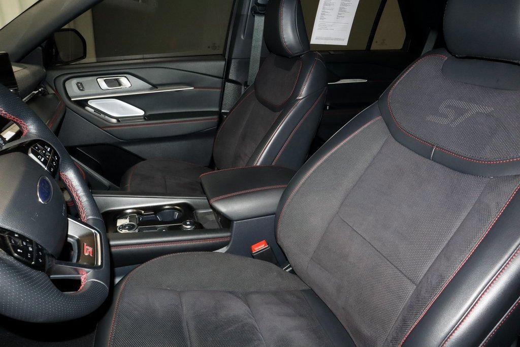 Certified 2025 Ford Explorer ST image 26