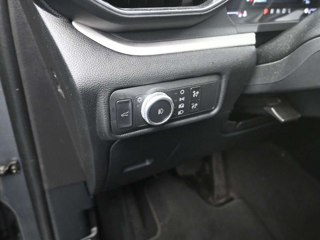 Certified 2021 Ford Explorer XLT w/ Equipment Group 202A image 13