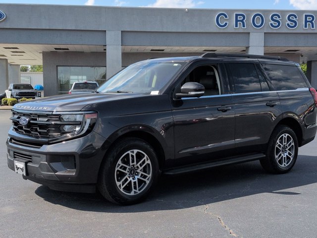 Certified 2025 Ford Expedition Active AWD/4WD image 8