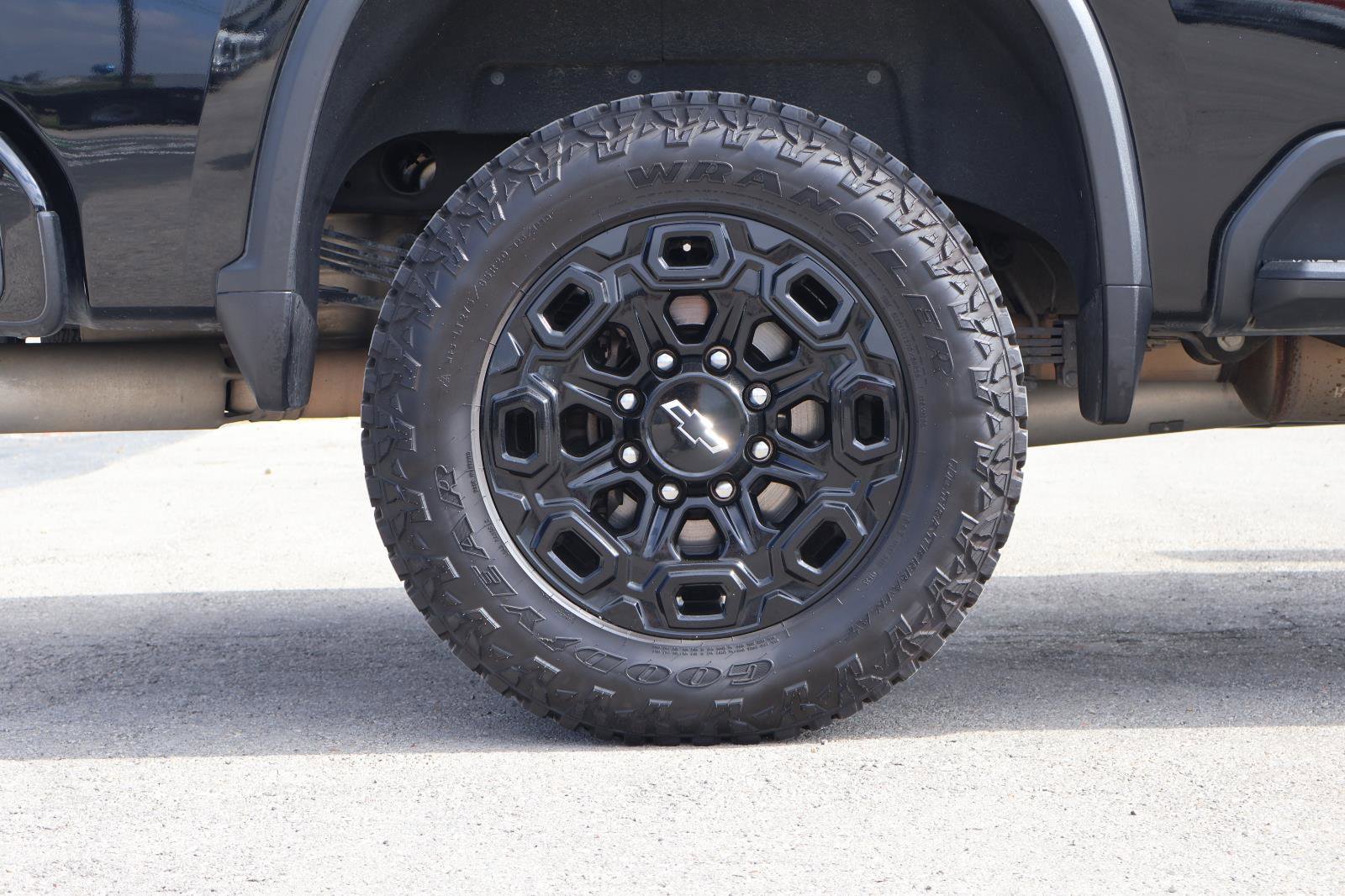 Used 2024 Chevrolet Silverado 2500 High Country w/ High Country Premium Package image 9