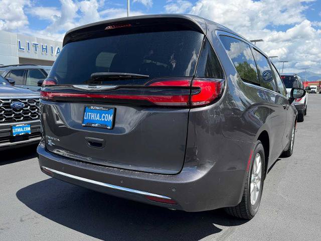 Used 2023 Chrysler Pacifica Touring-L FWD image 6