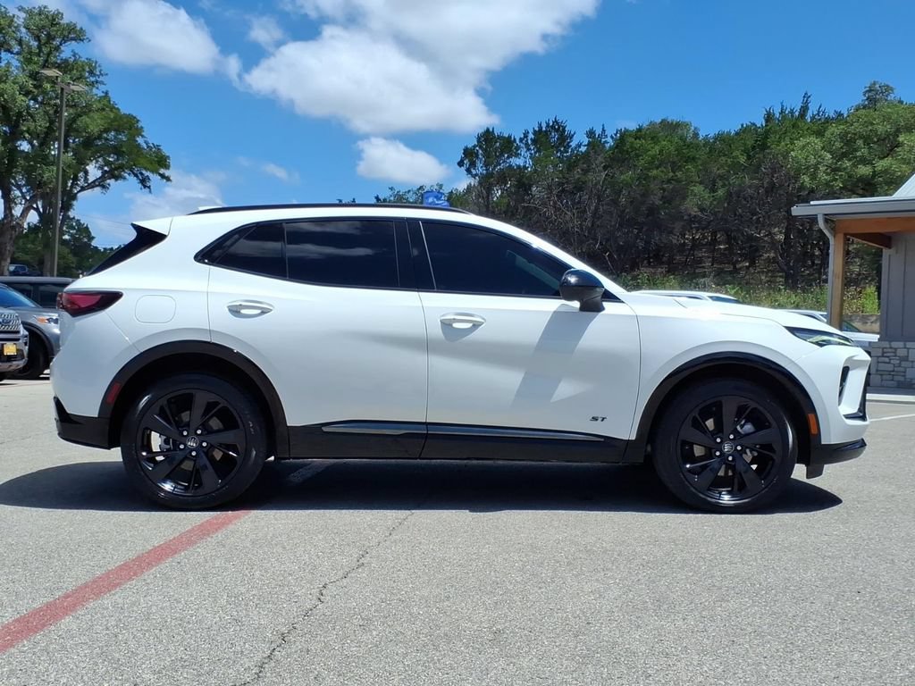 Used 2024 Buick Envision Sport Touring AWD/4WD image 2