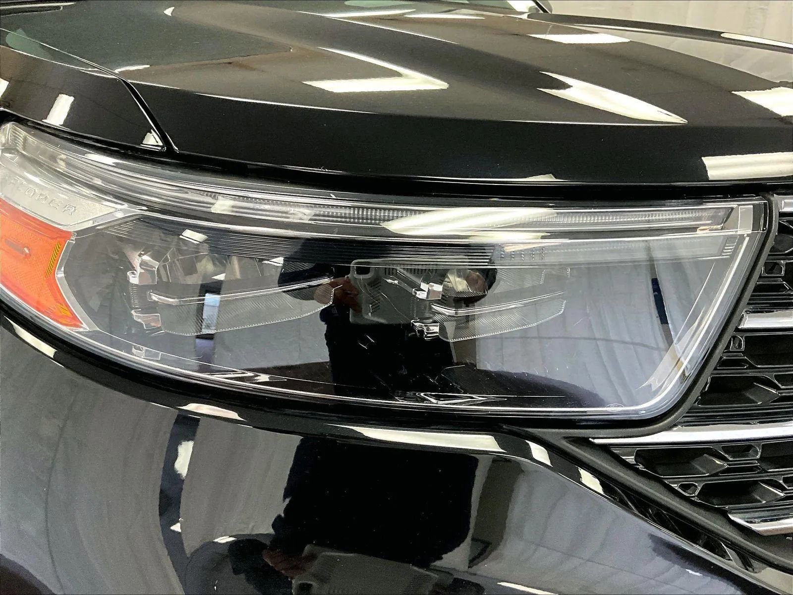 Certified 2022 Ford Explorer XLT w/ Equipment Group 202A image 28