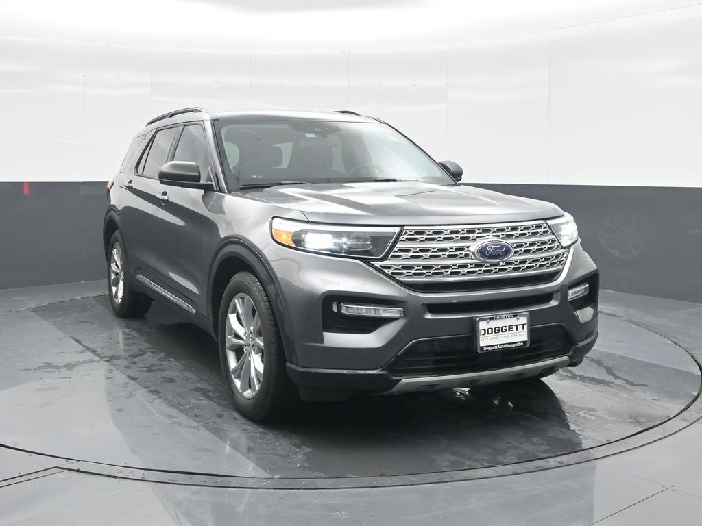 Certified 2021 Ford Explorer XLT w/ Equipment Group 202A image 8