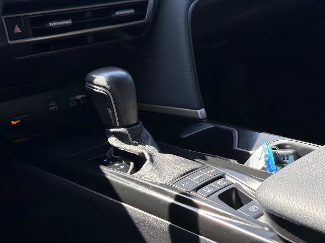 Used 2025 Toyota Camry SE w/ Convenience Package FWD image 16