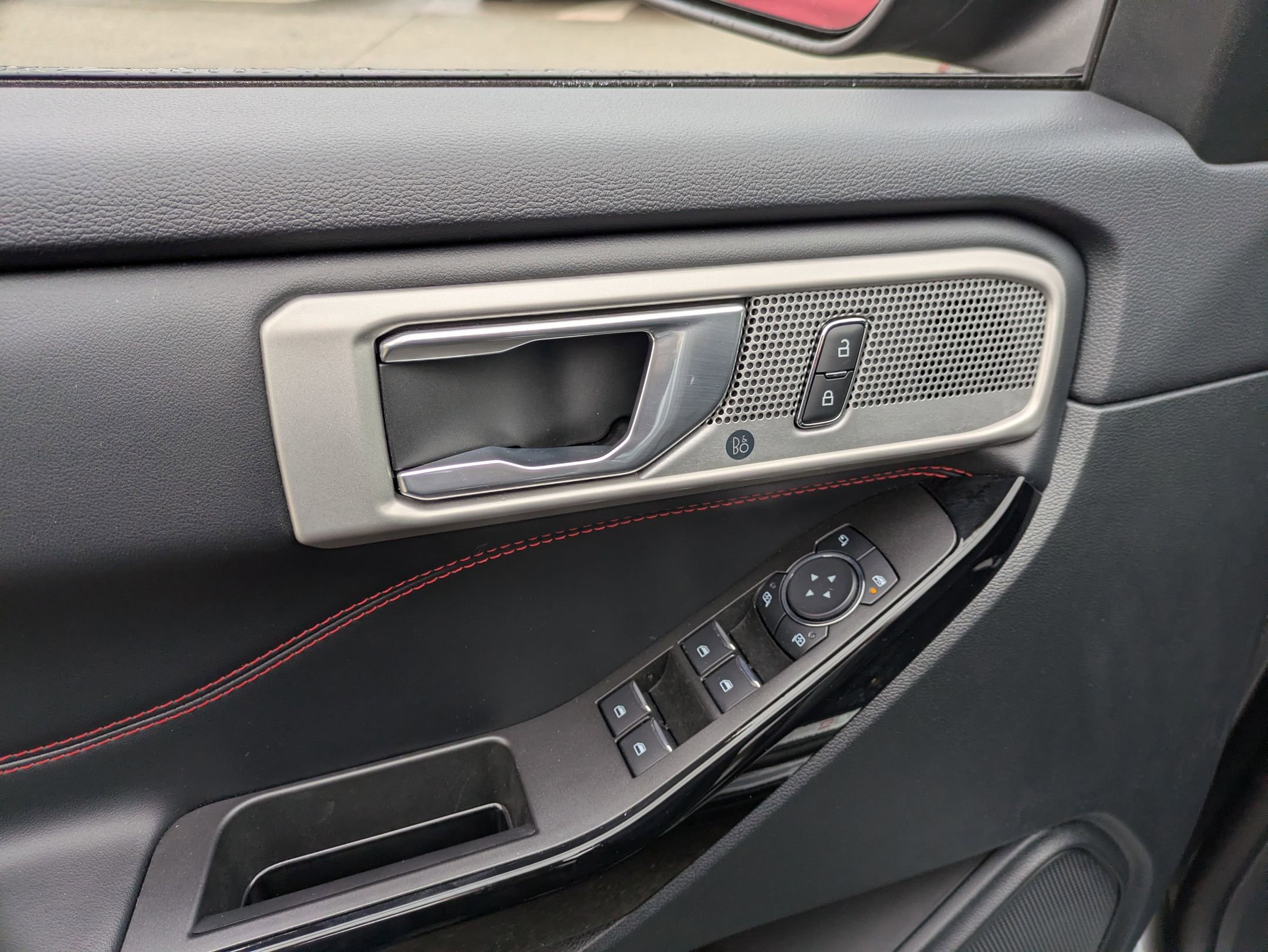 Certified 2024 Ford Explorer ST-Line w/ Class IV Trailer Tow Package image 17