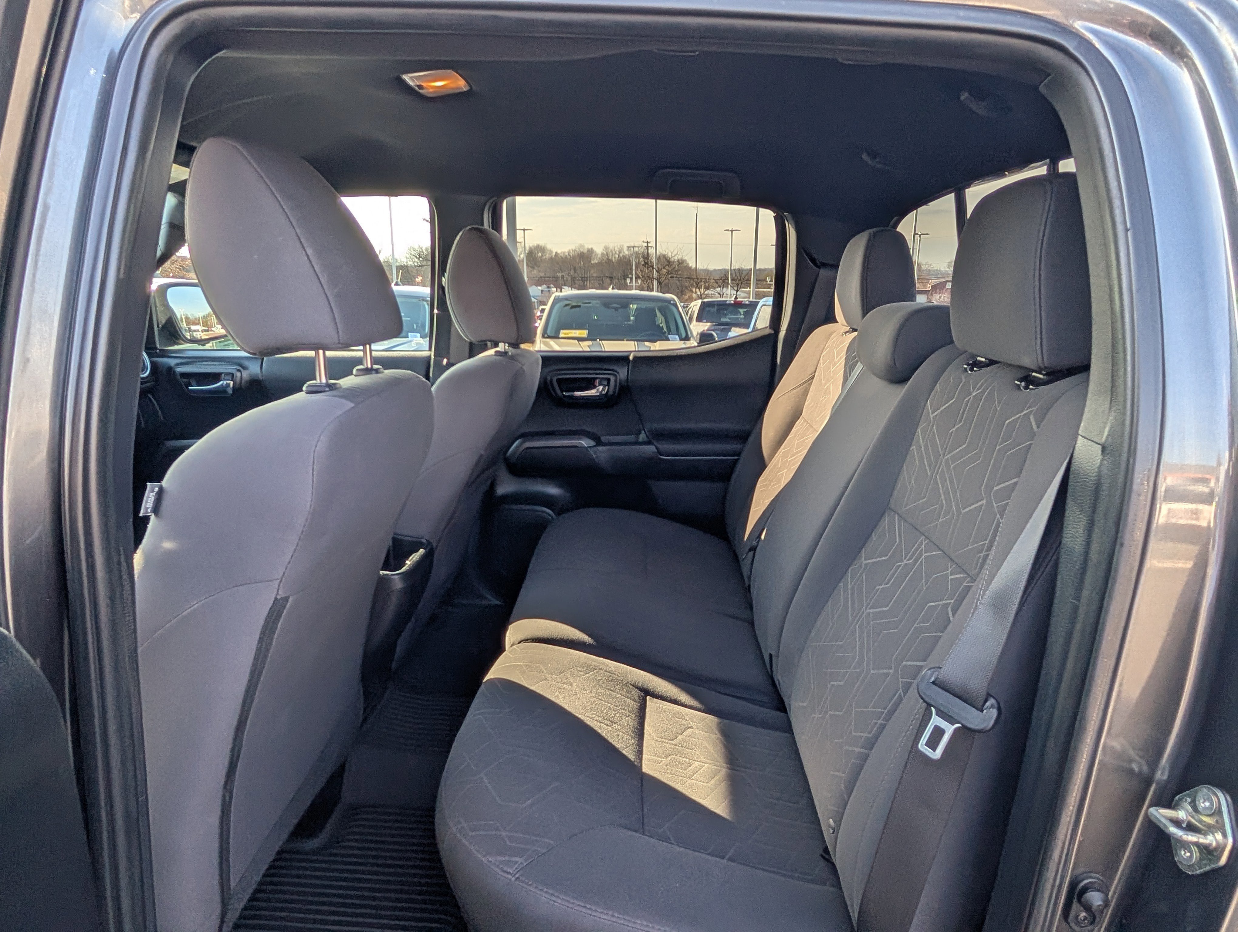 Used 2017 Toyota Tacoma TRD Sport w/ Tow Package image 13