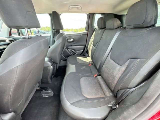 Used 2023 Jeep Renegade Latitude AWD/4WD image 22
