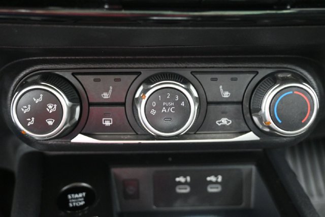 Used 2025 Nissan Kicks SV w/ SV Premium Package FWD image 23