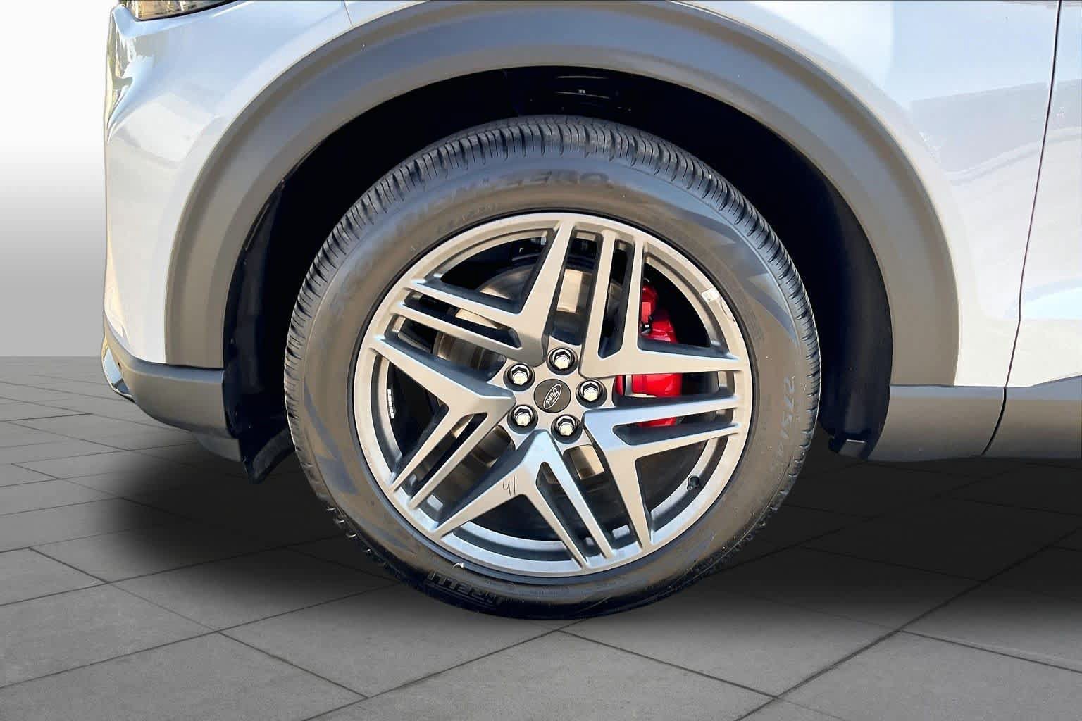 Certified 2026 Ford Explorer ST-Line w/ ST-Line Street Pack RWD image 10