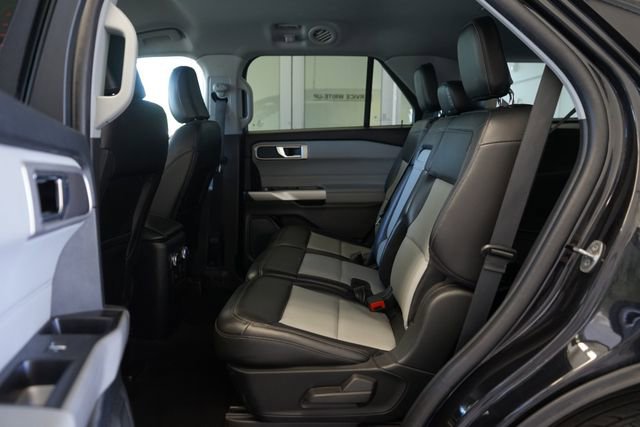 Certified 2022 Ford Explorer XLT w/ Equipment Group 202A AWD/4WD image 29