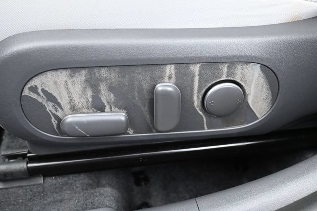 Used 2025 Hyundai Kona SEL FWD image 12
