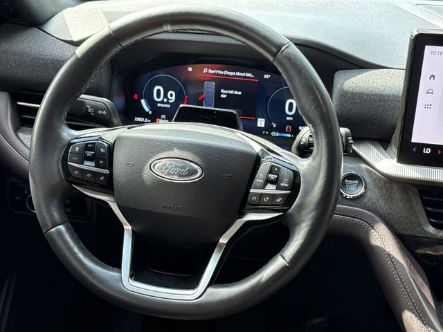 Certified 2025 Ford Explorer Platinum RWD image 14